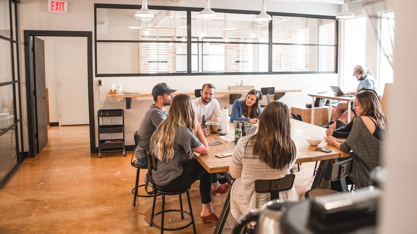 The Evolution of Workplace Culture - 斗鱼游戏直播间平台